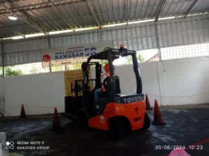 Memilih Kursus Forklift yang tepat