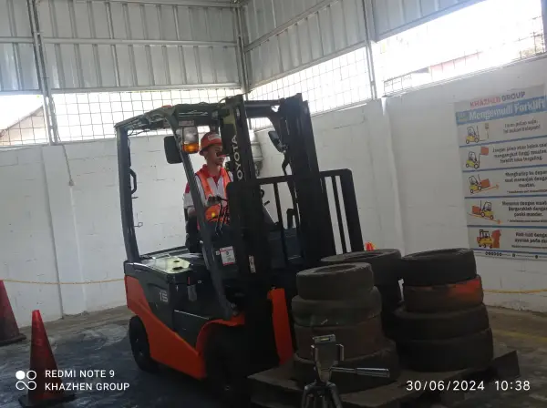 Memilih Kursus Forklift yang tepat